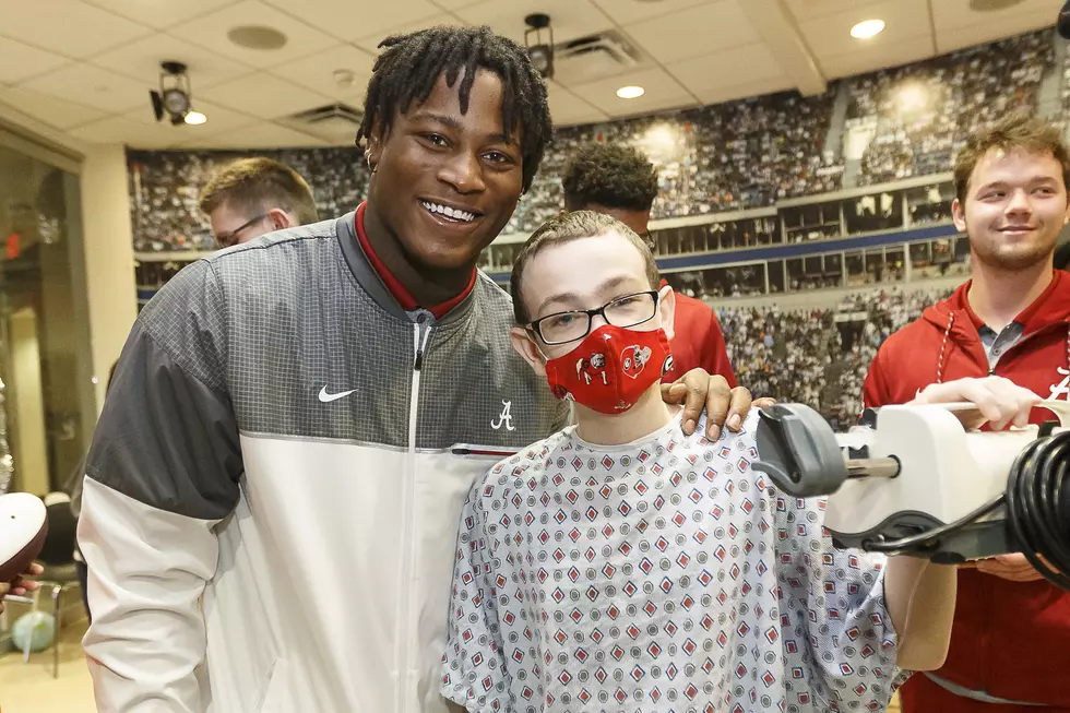 PHOTOS: Alabama Football Visits Children’s Healthcare of Atlanta